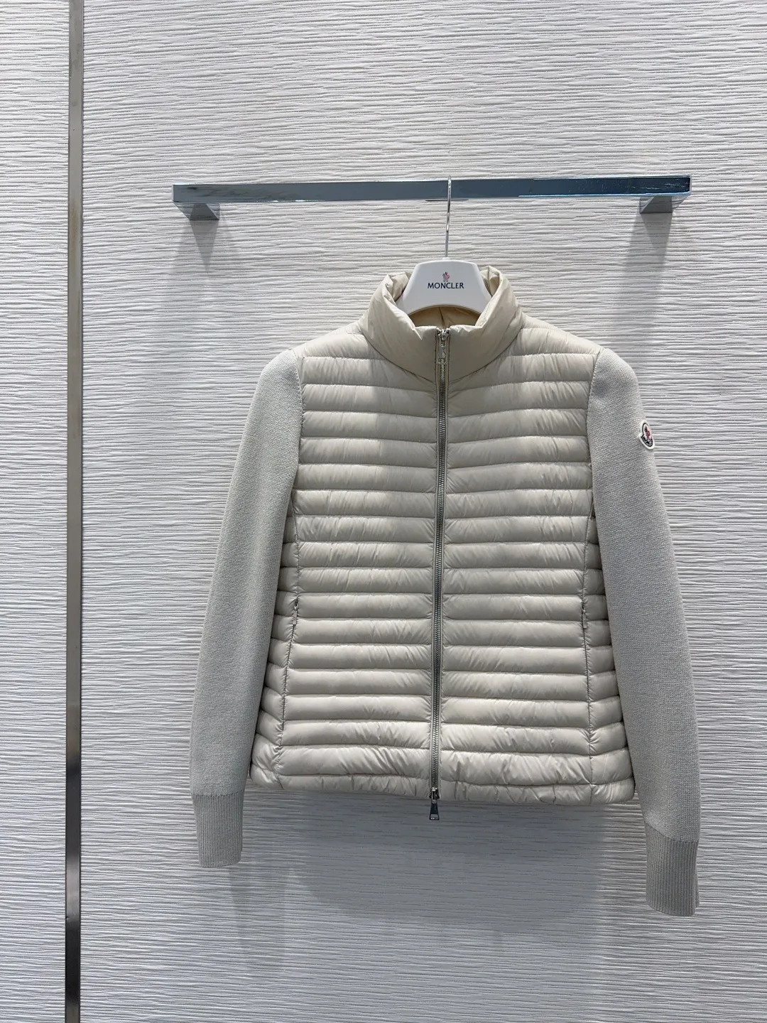 Куртки И Пуховики Женские Moncler 20100840