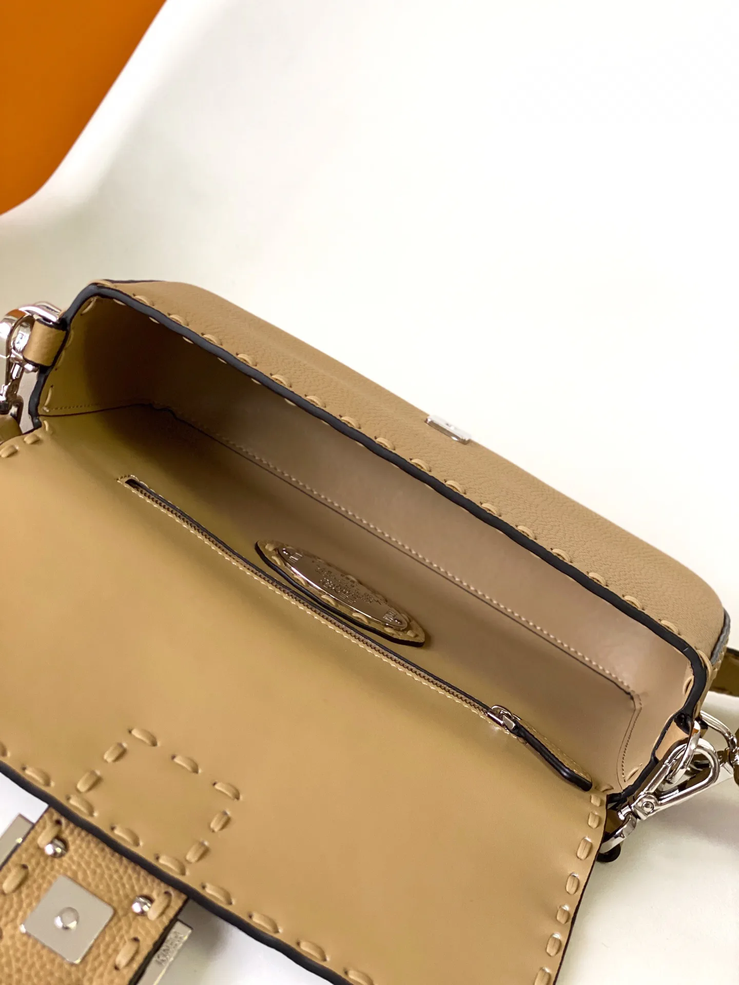 Классические Сумки Женские Fendi 12718240