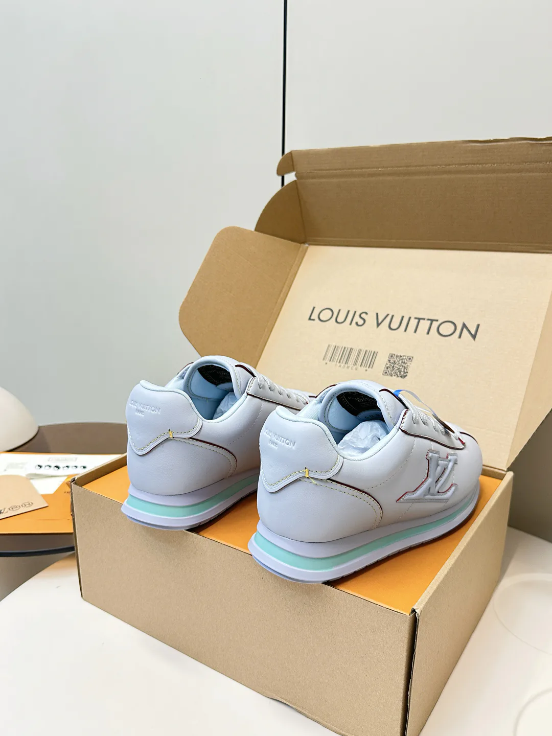 Кроссовки Женские Louis Vuitton 13561054