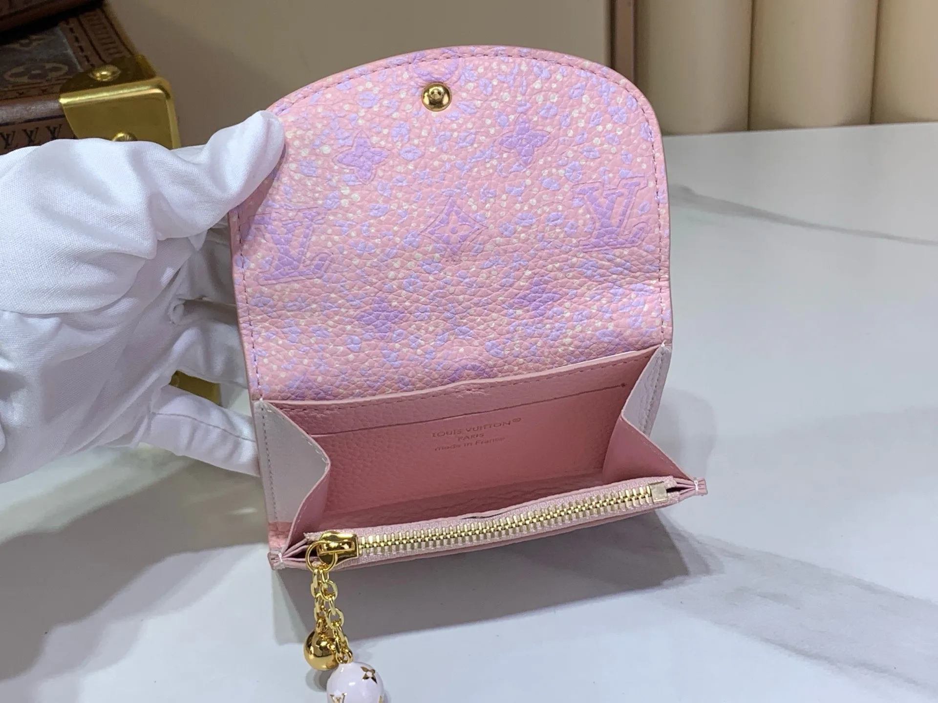 Клатчи Женские Louis Vuitton 17499373