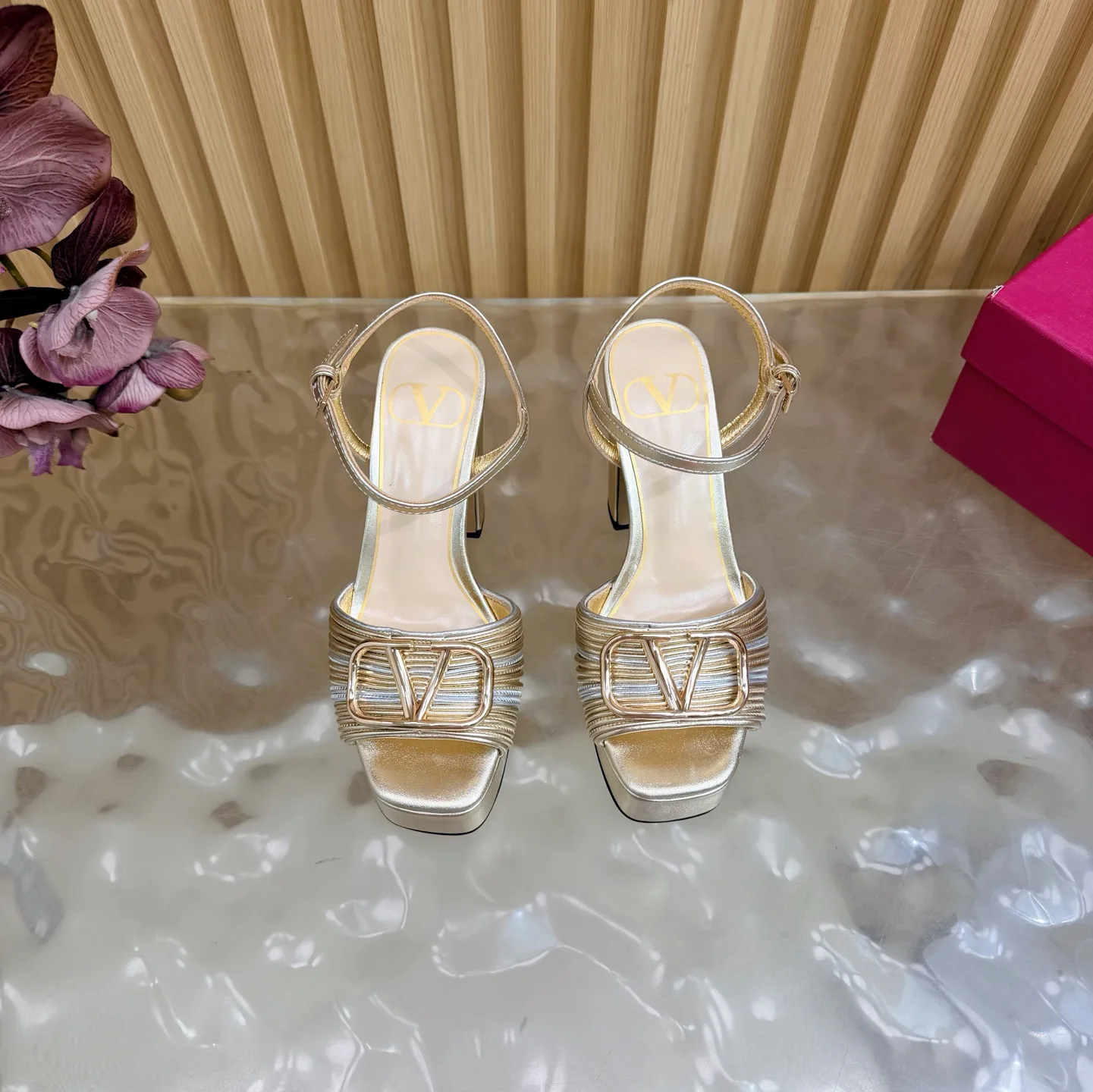 Босоножки Женские Valentino 12859217