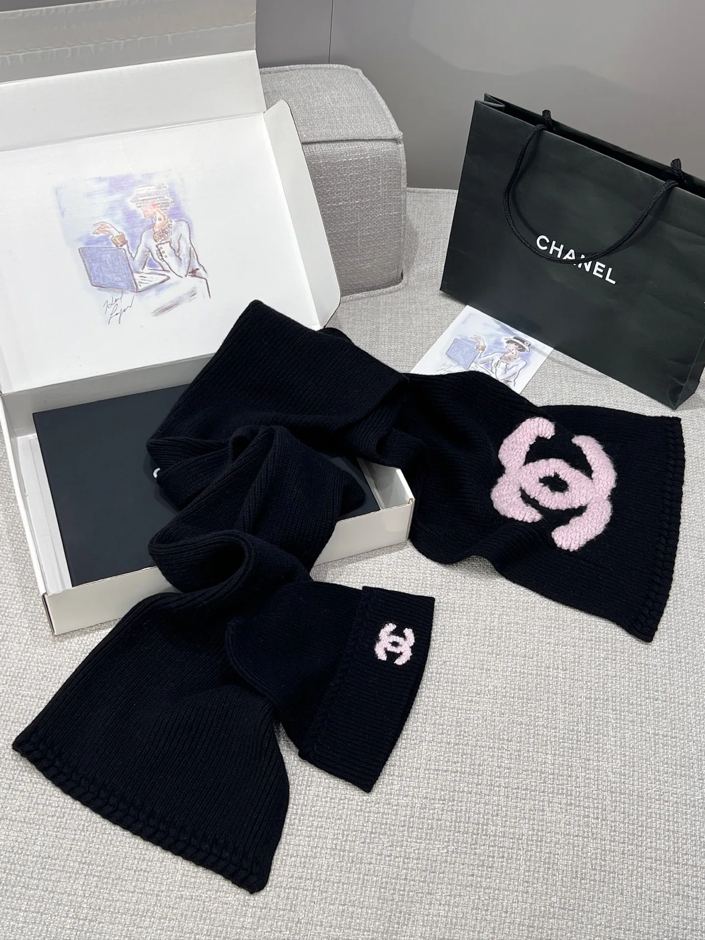 Шарфы Chanel 17913683
