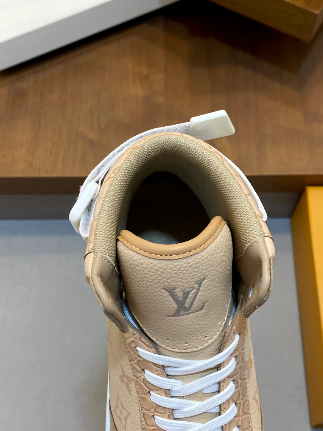 Кроссовки Мужские Louis Vuitton 18265103