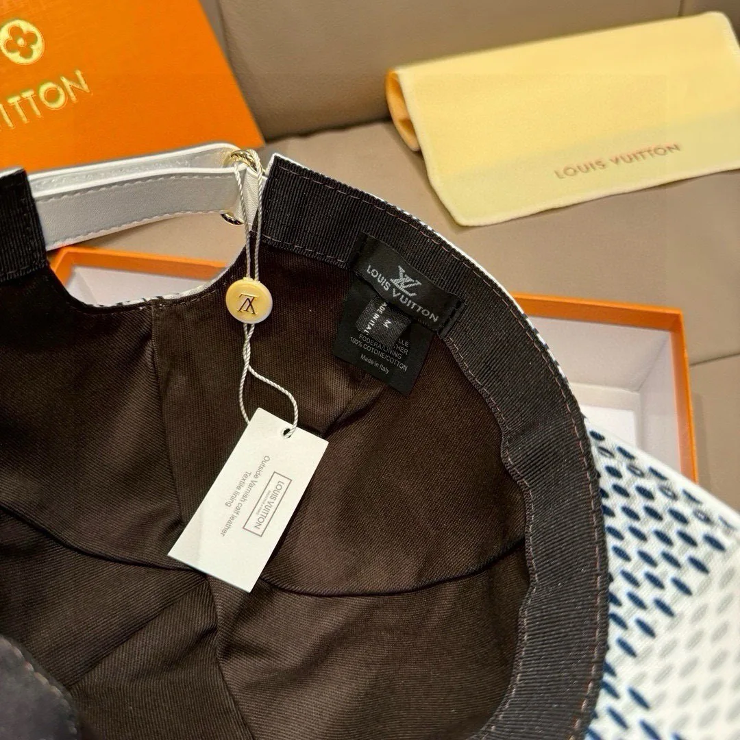 Головные Уборы Louis Vuitton 17604820