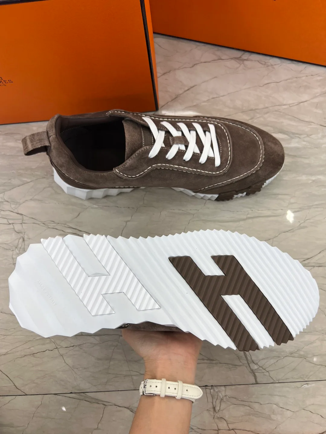 Кроссовки Женские Hermes 18679650