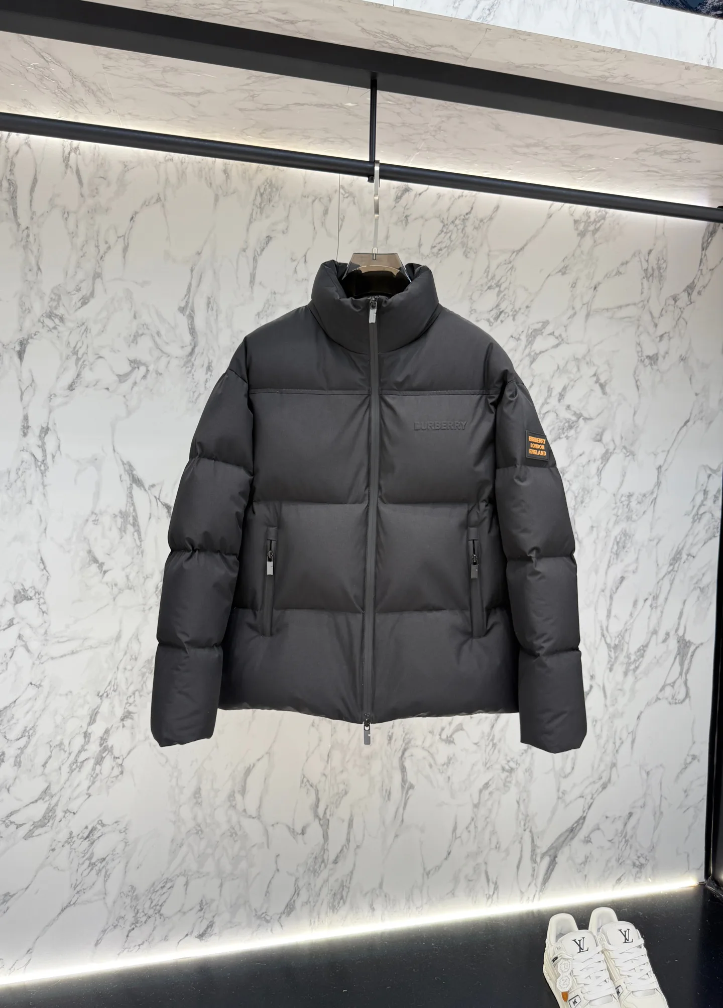Куртки И Пуховики Женские Burberry 18279264