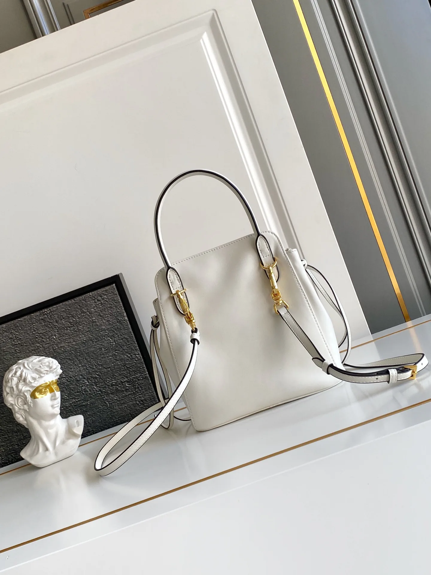 Классические Сумки Женские Prada 13368491