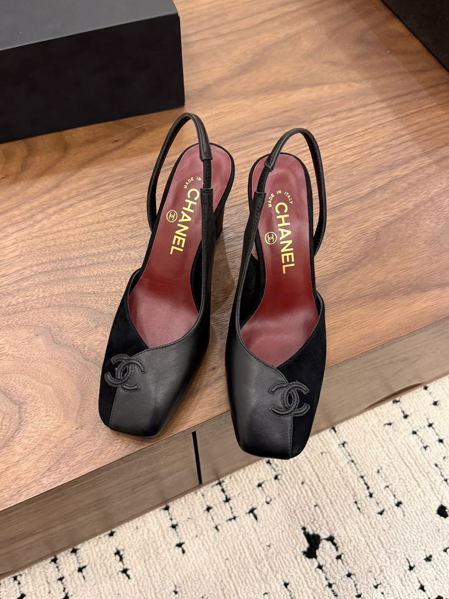 Босоножки Женские Chanel 11898566