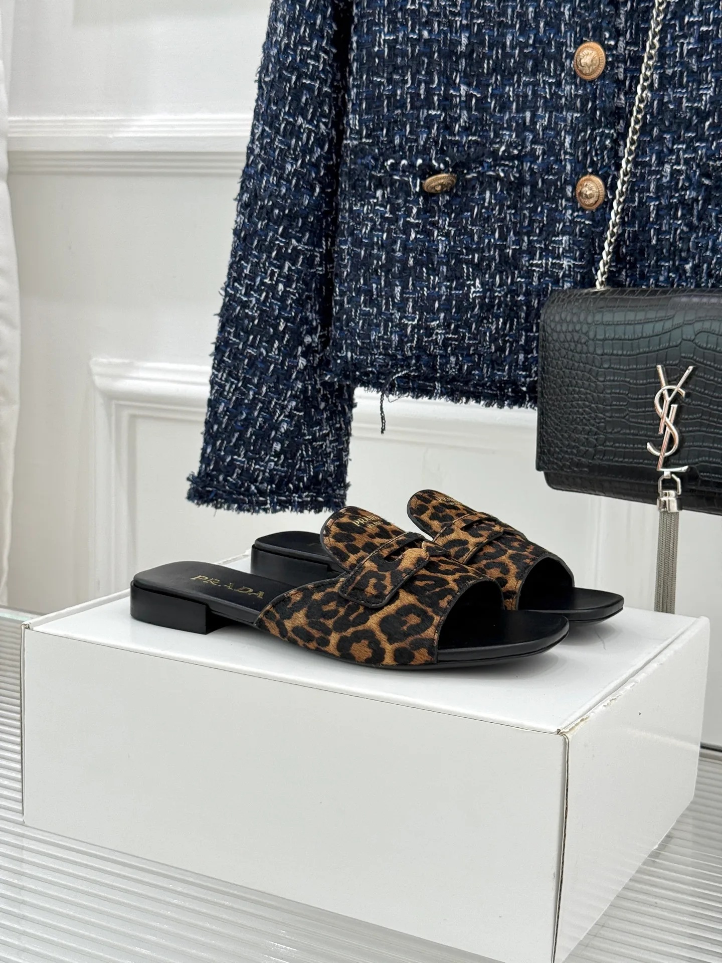 Шлепанцы Женские Prada 12632987
