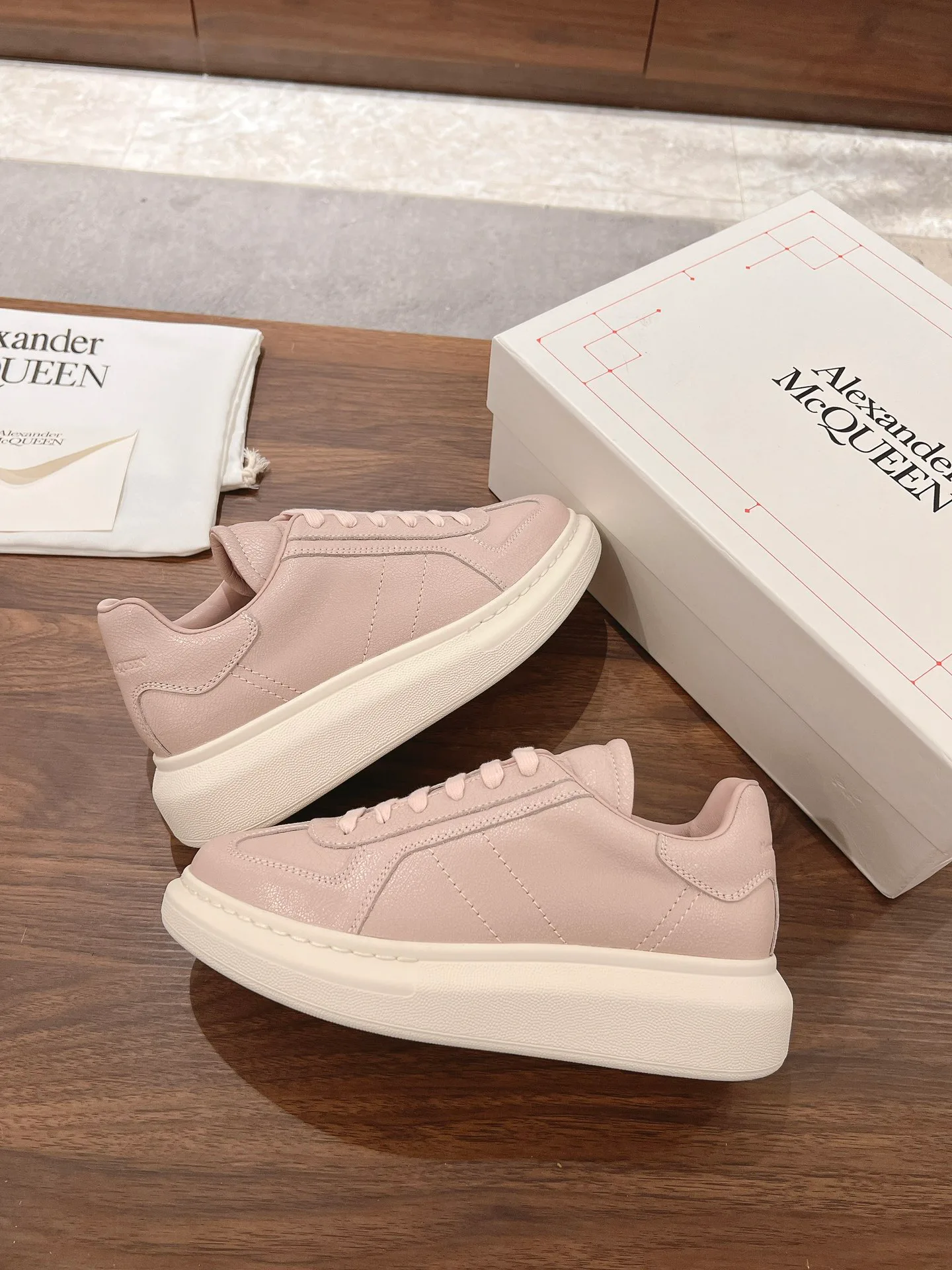 Кроссовки Женские Alexander Mcqueen 3446152