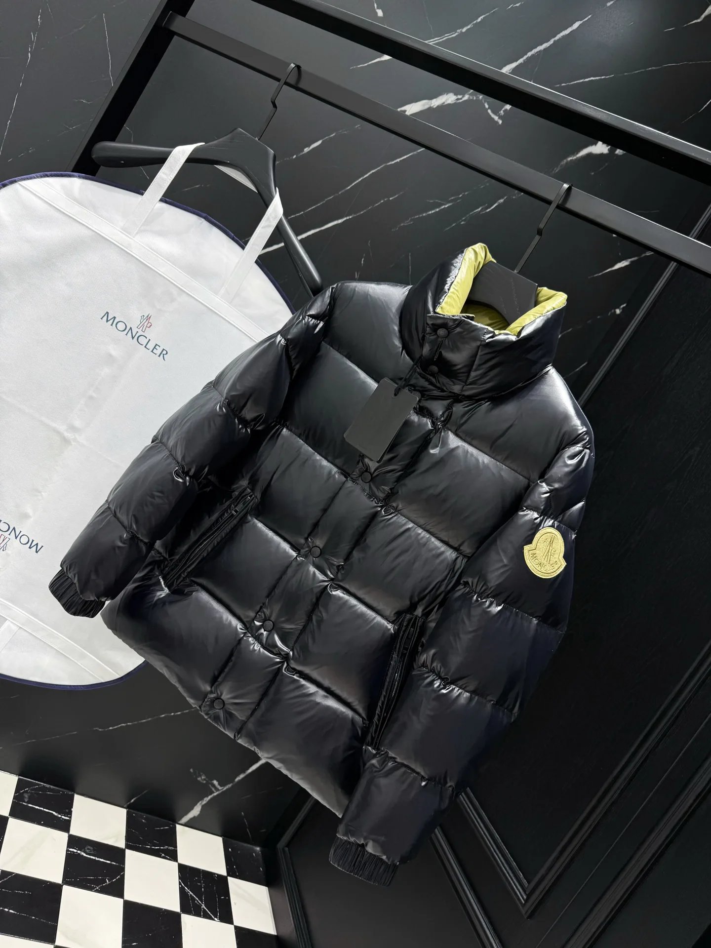 Куртки И Пуховики Мужские Moncler 1807040