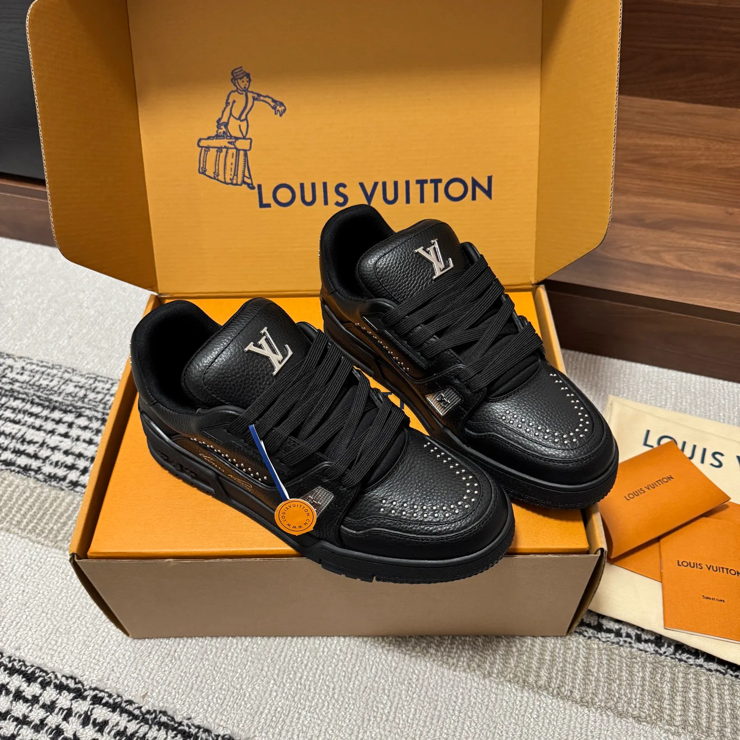 Кроссовки Женские Louis Vuitton 1546813