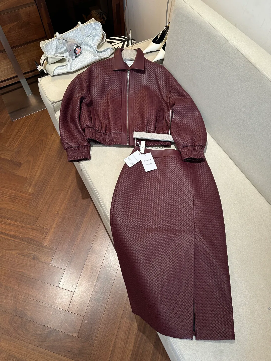 Кожаные Куртки И Дублёнки Женские Bottega Veneta 17766263