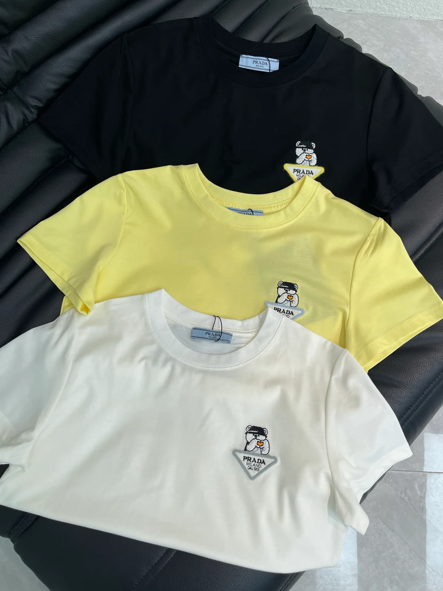 Футболки Женские Prada 11569373