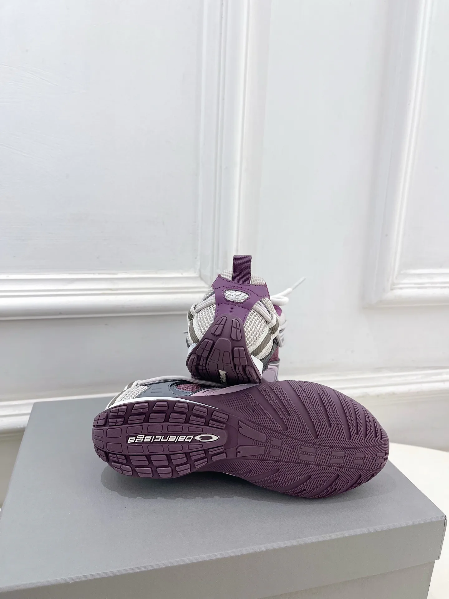 Кроссовки Женские Balenciaga 13340928