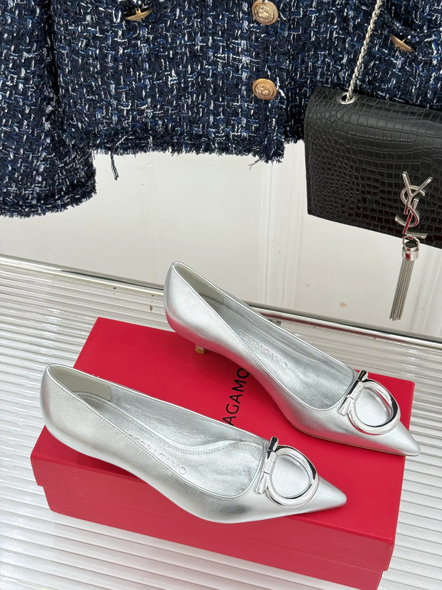 Туфли Женские Salvatore Ferragamo 18104112
