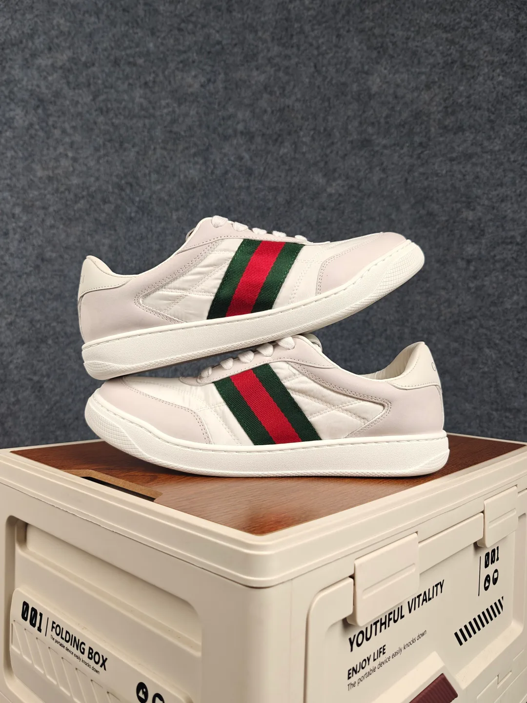 Кроссовки Женские Gucci 18417495