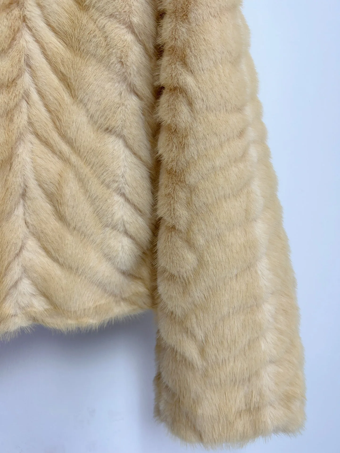 Шубы Женские Fendi 856082