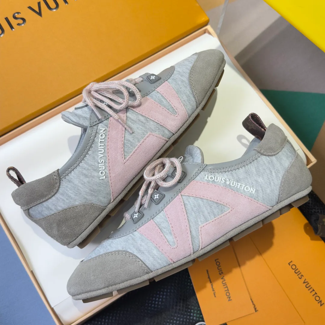 Кроссовки Женские Louis Vuitton 17780689