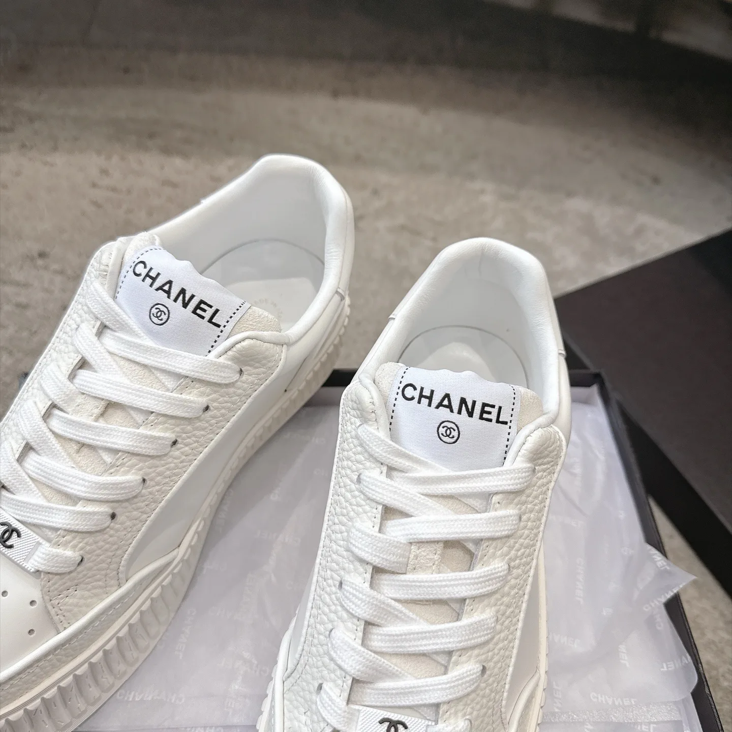 Кроссовки Женские Chanel 17933399
