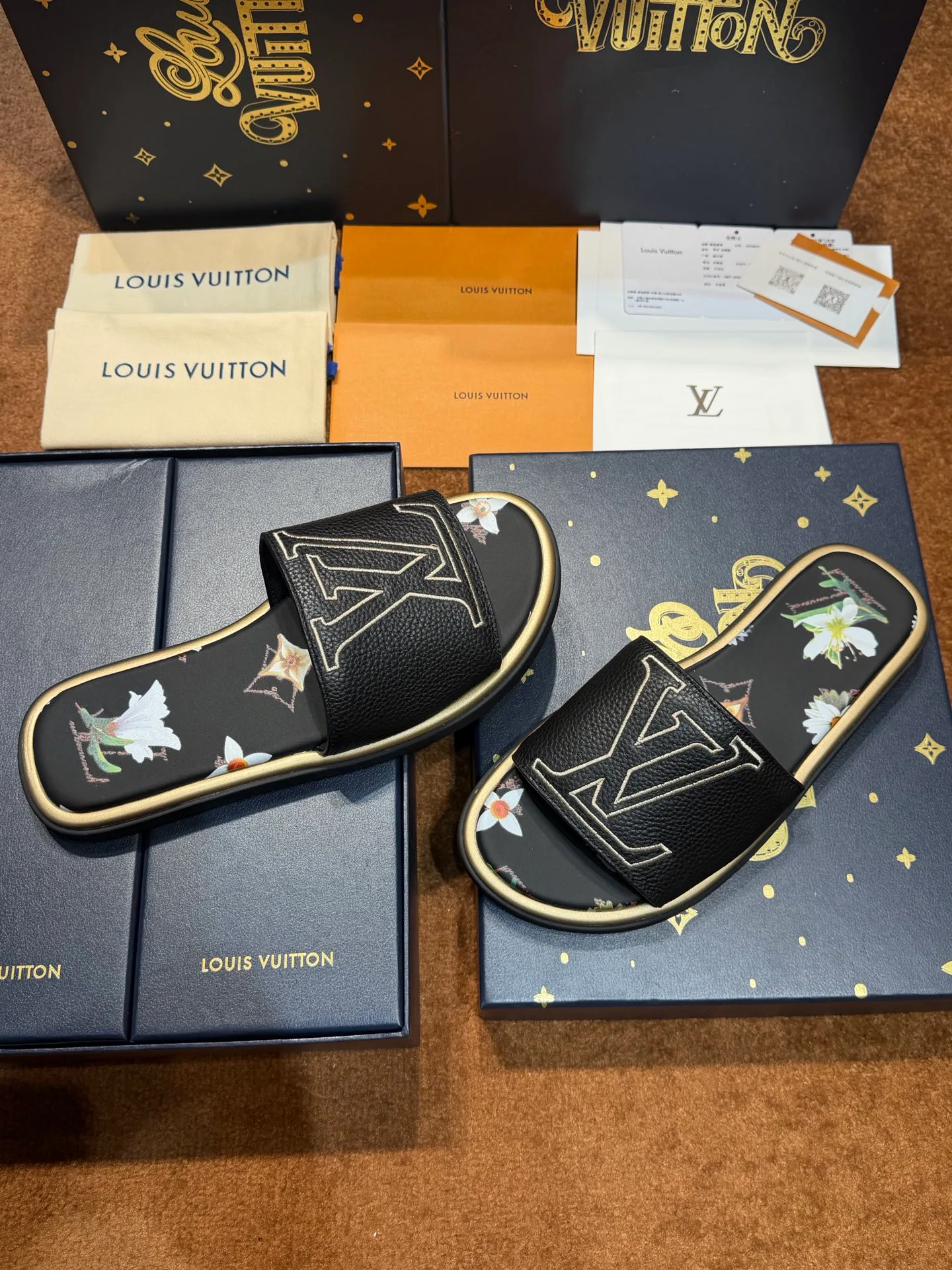 Шлепанцы Женские Louis Vuitton 17059504