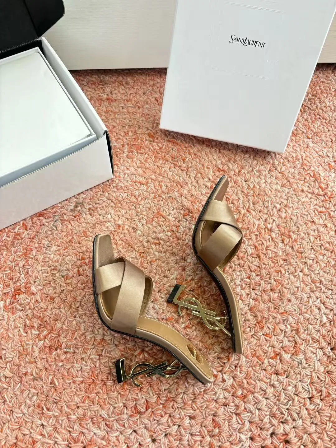 Босоножки Женские Saint Laurent 11660252