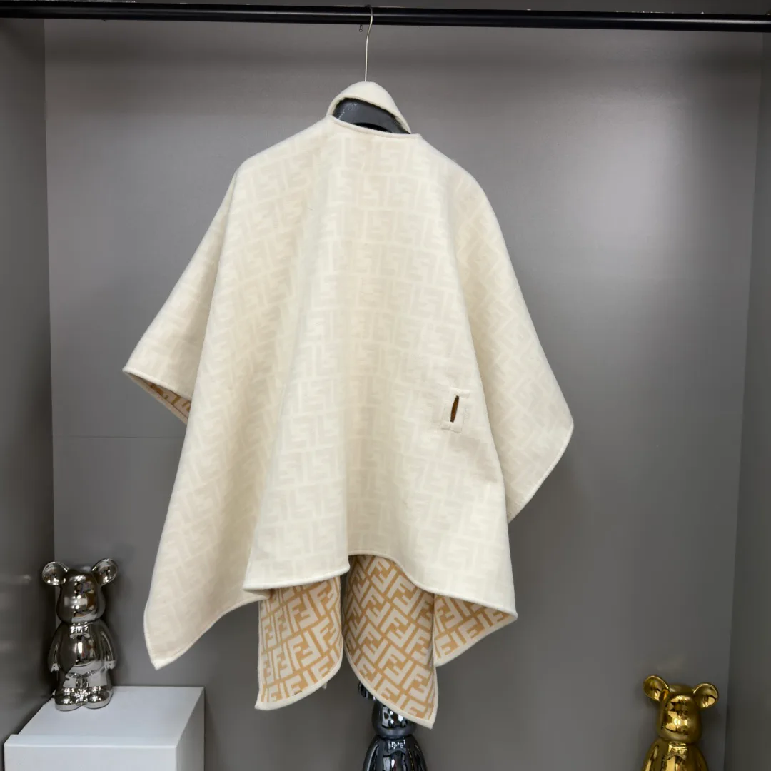 Пальто Женские Fendi 19420227