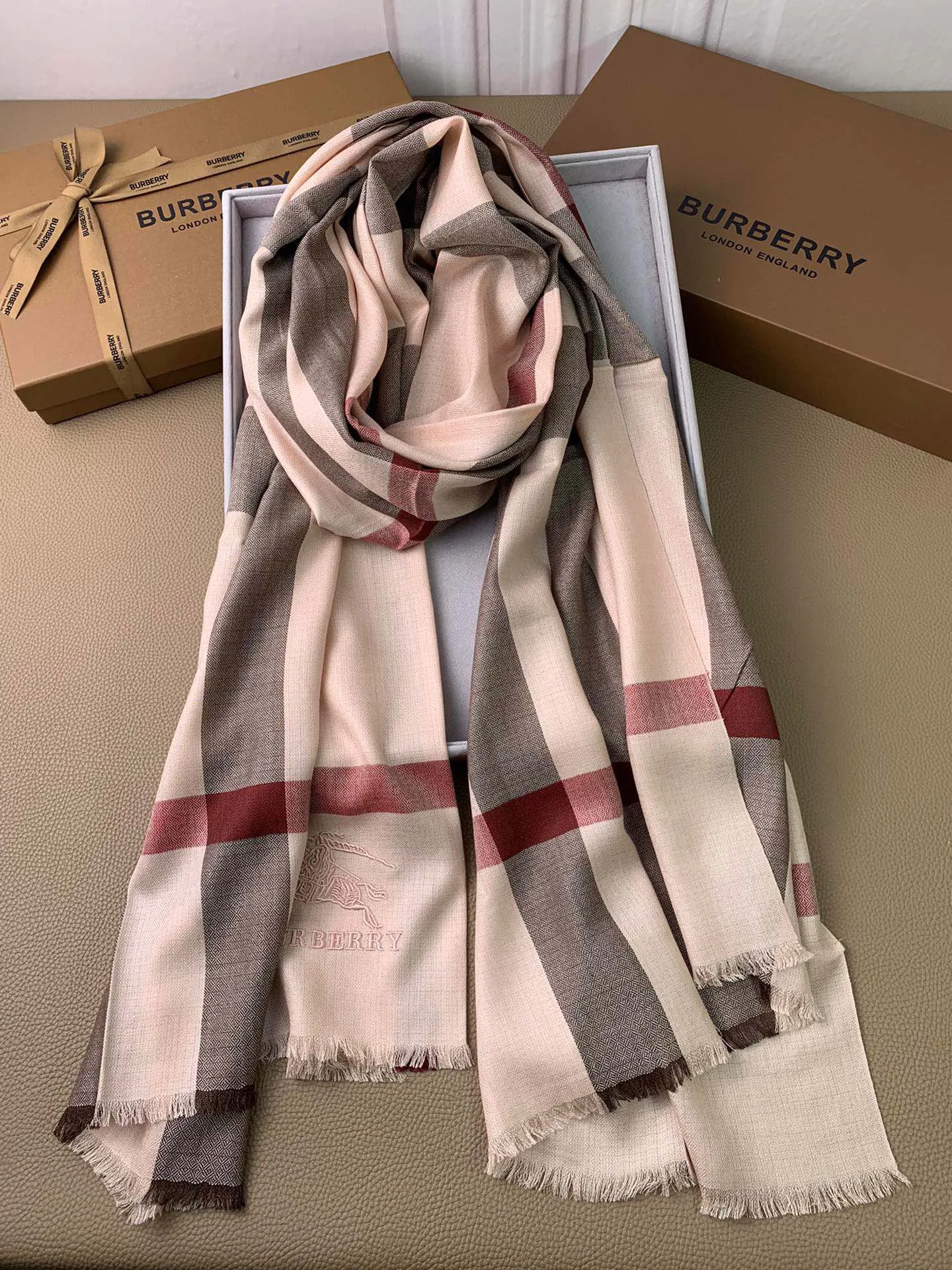 Шарфы Burberry 438469