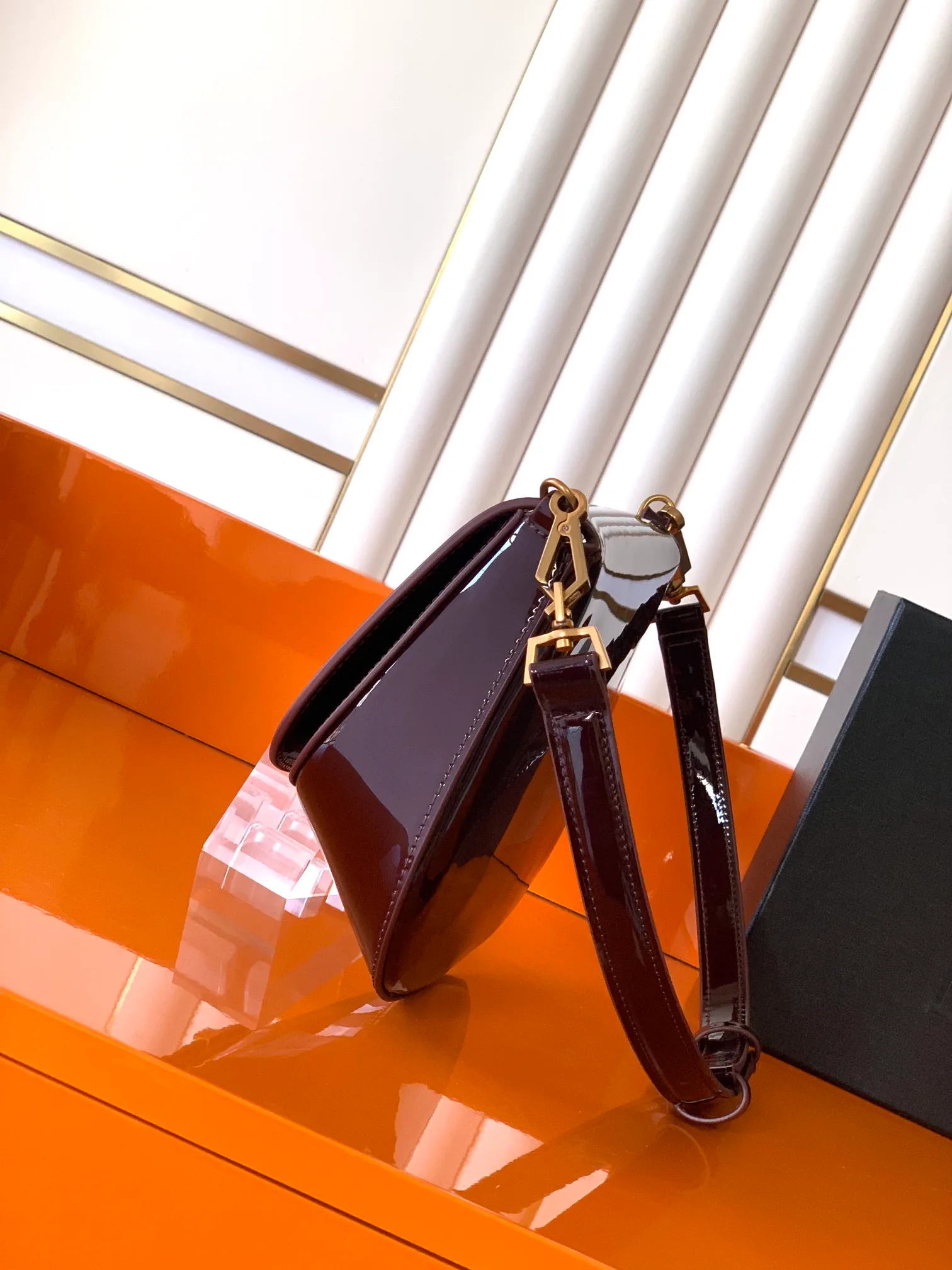 Сумки На Ремне Женские Saint Laurent 11309789