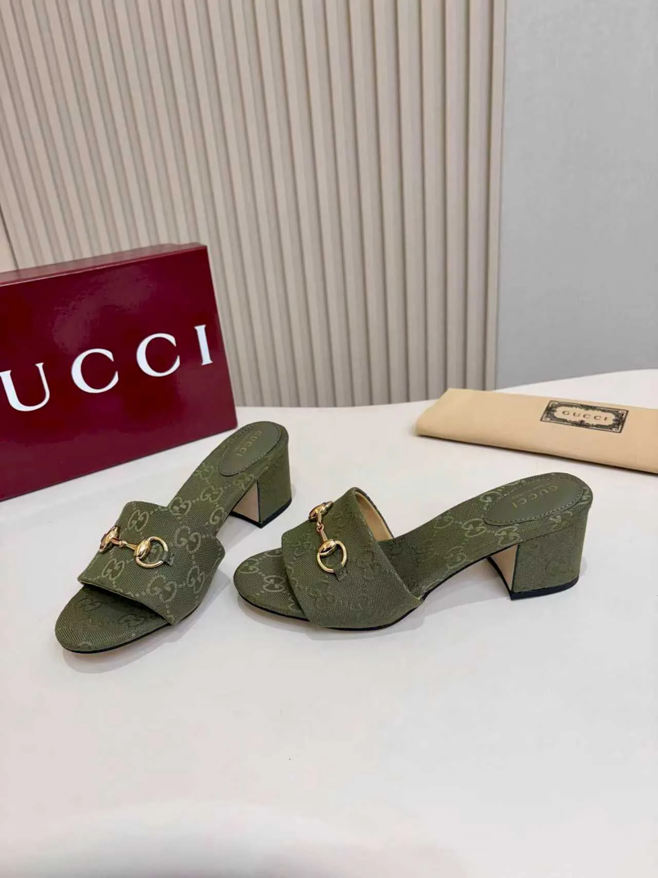 Сандалии Женские Gucci 11674219