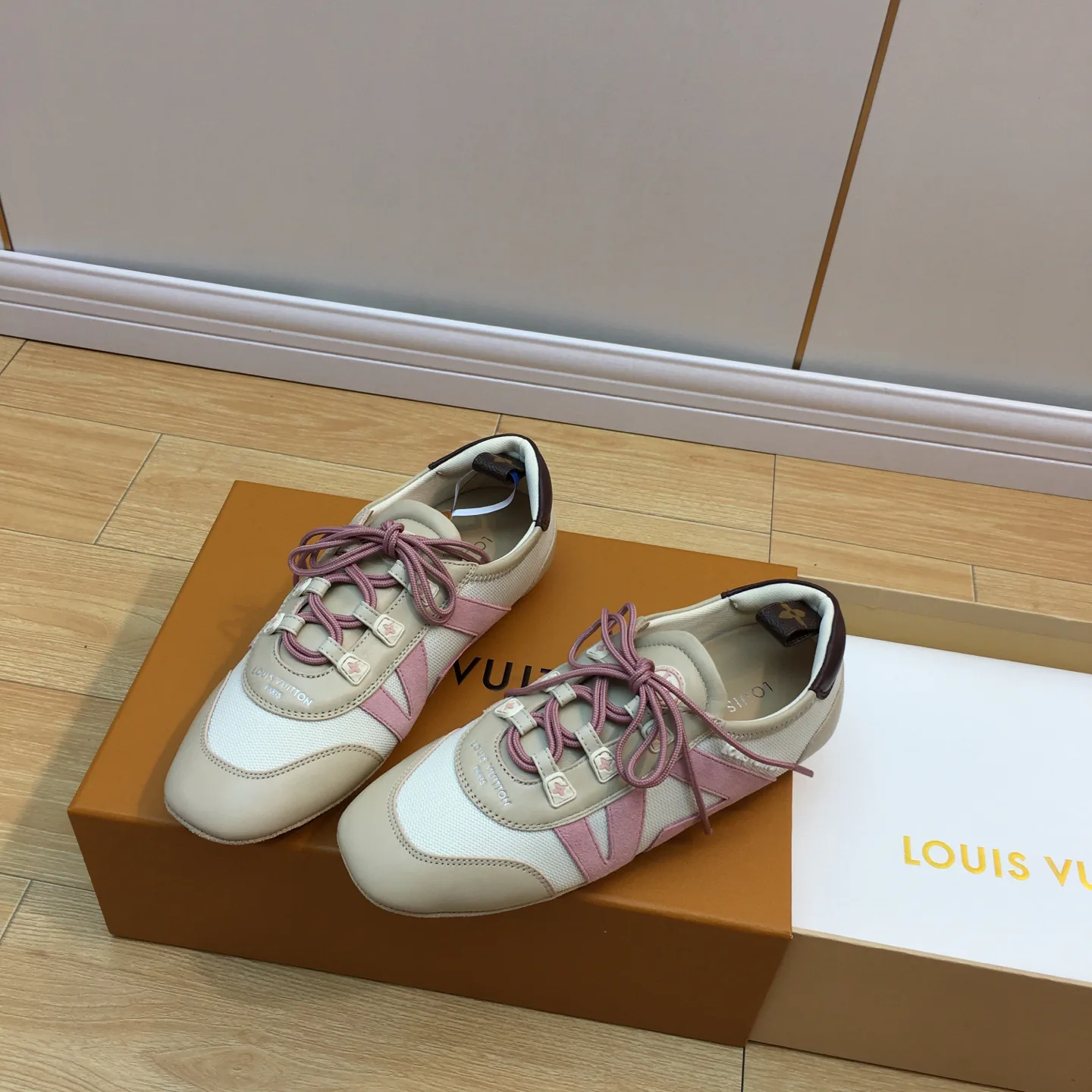 Кроссовки Женские Louis Vuitton 1590955