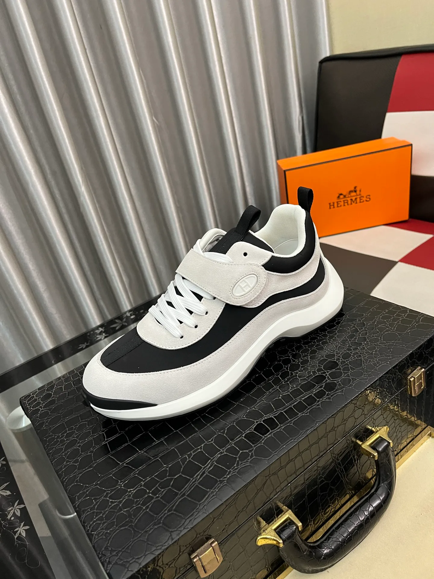 Кроссовки Женские Hermes 267858