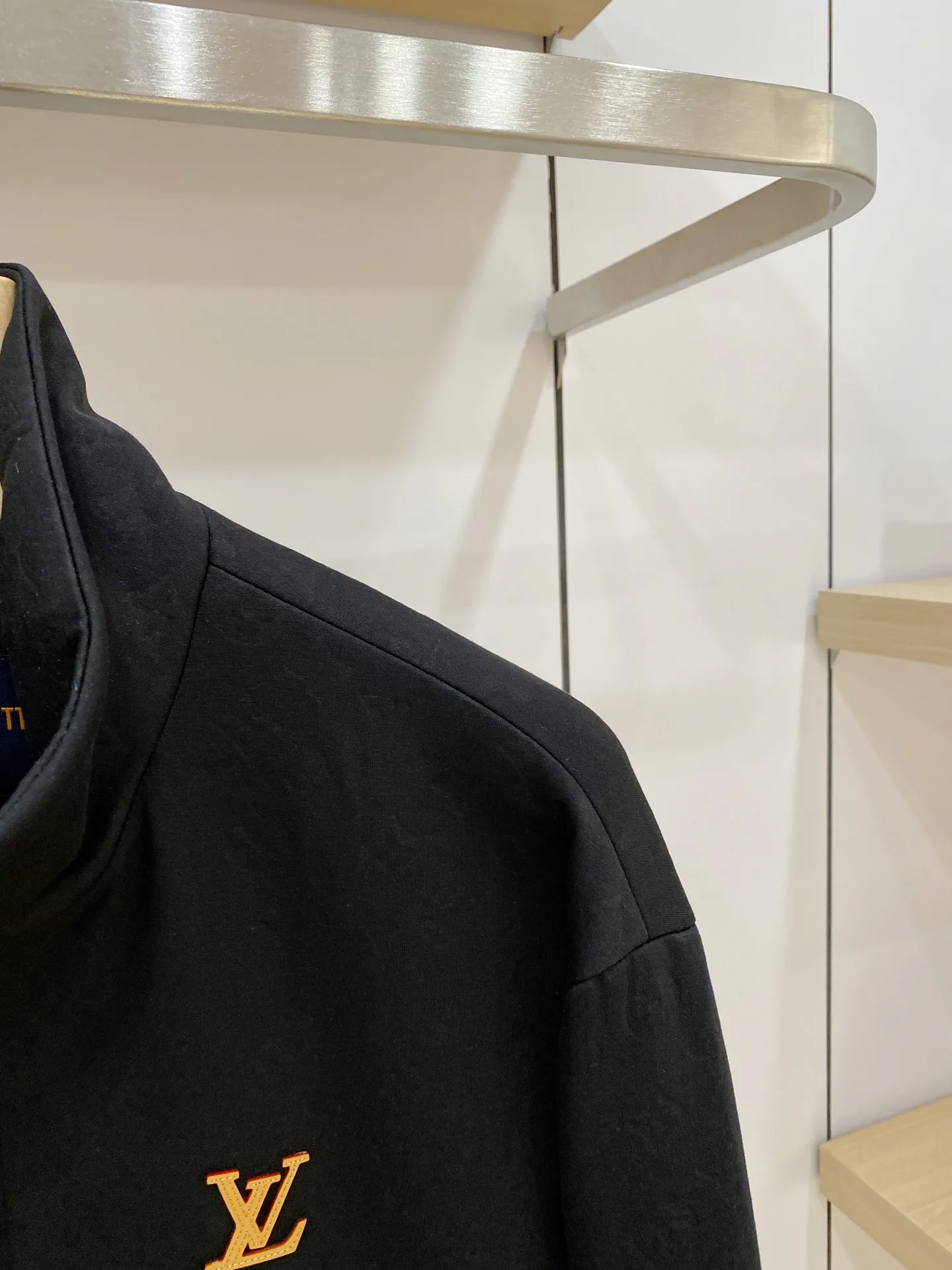Куртки И Пуховики Женские Louis Vuitton 18178226