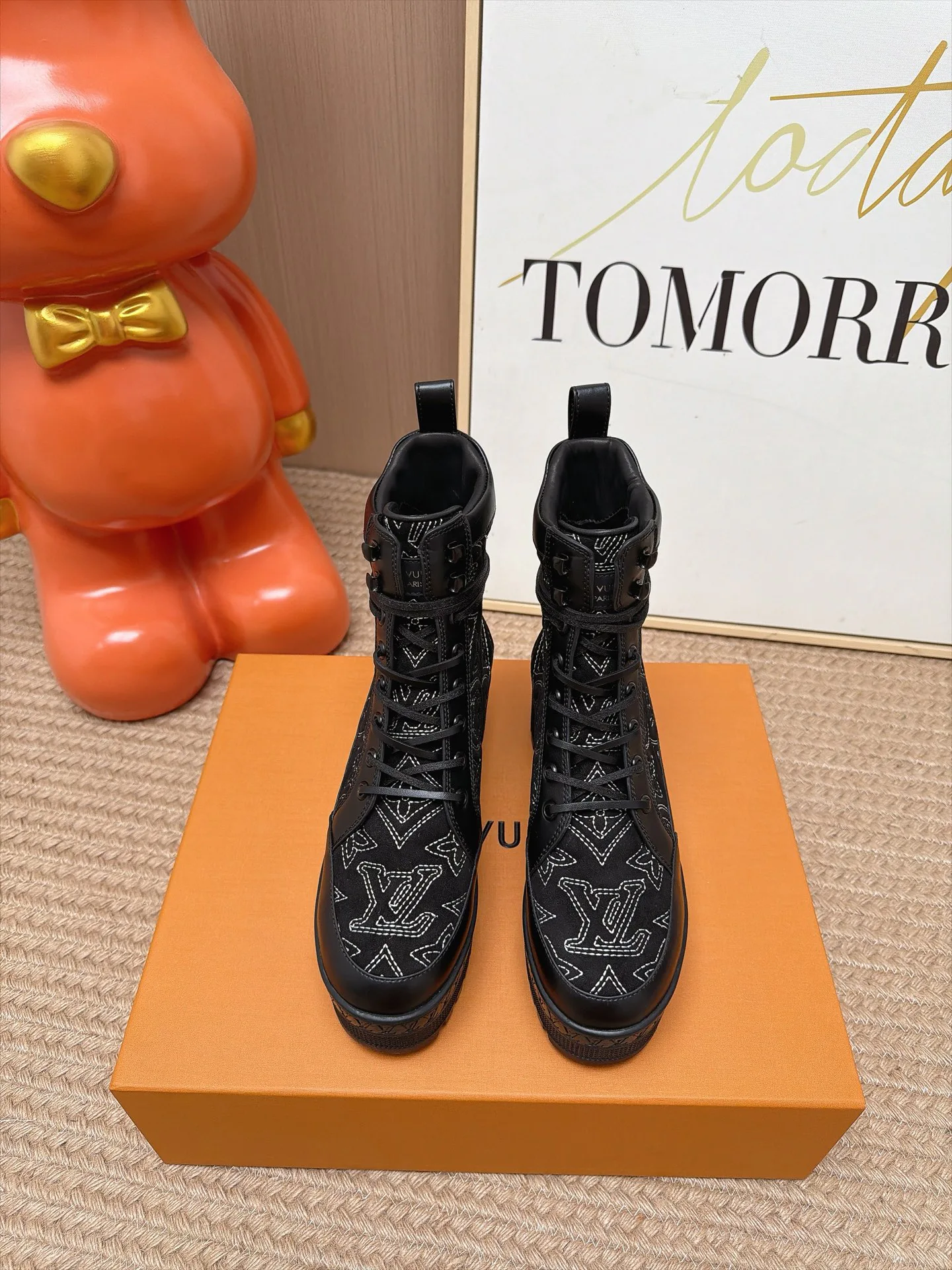 Ботинки Женские Louis Vuitton 18239720