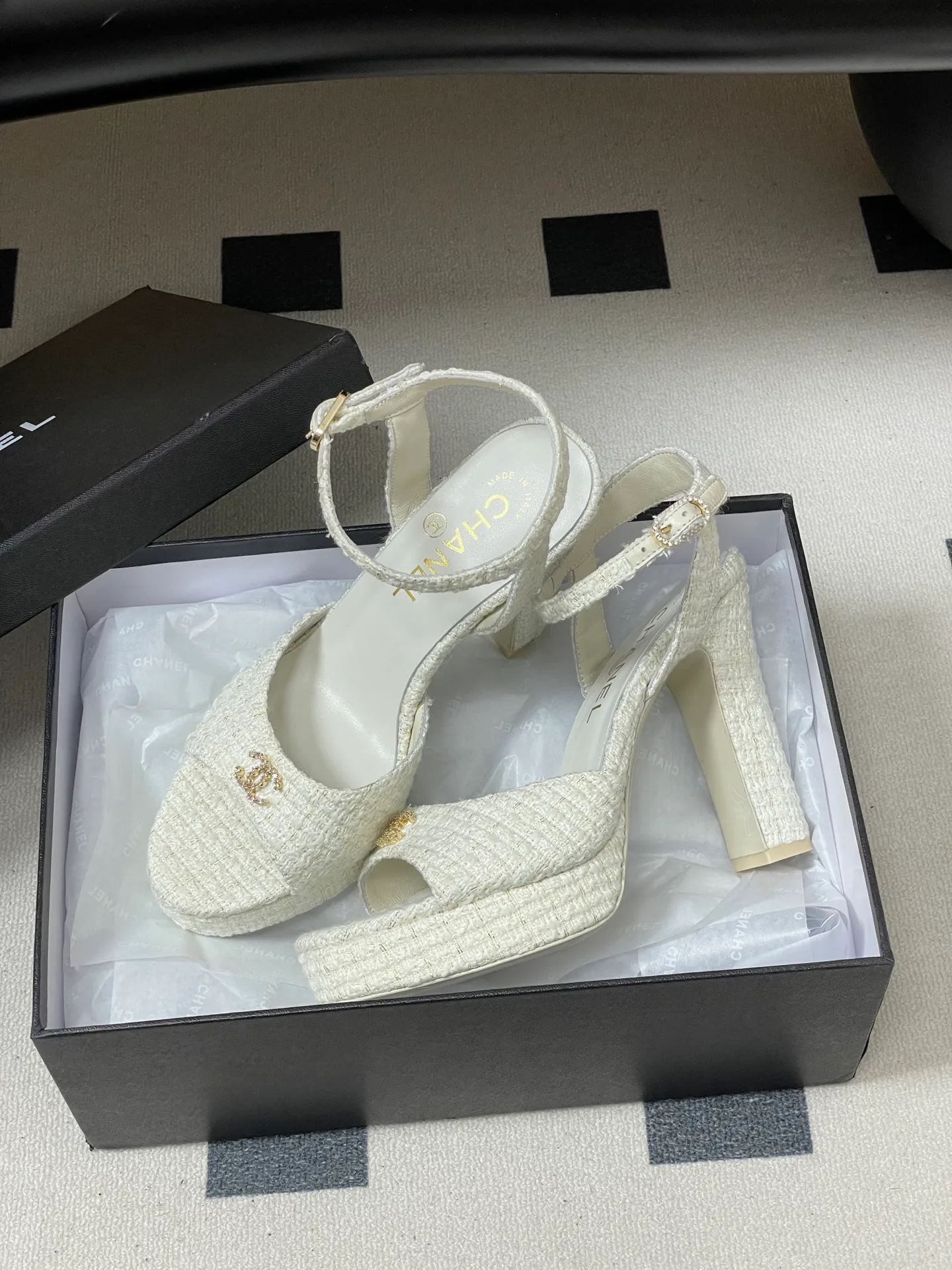 Босоножки Женские Chanel 13343876