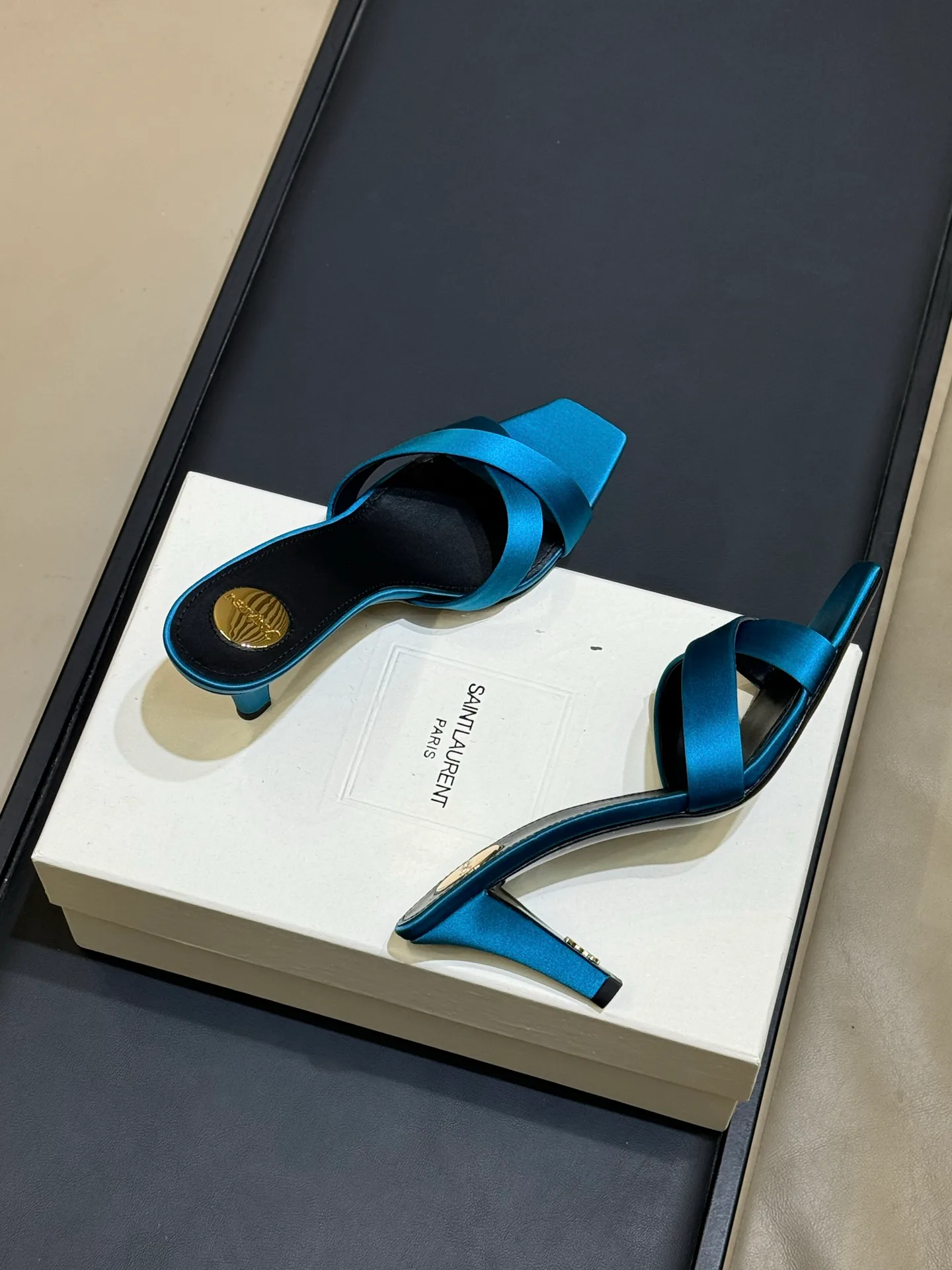 Босоножки Женские Saint Laurent 3891369