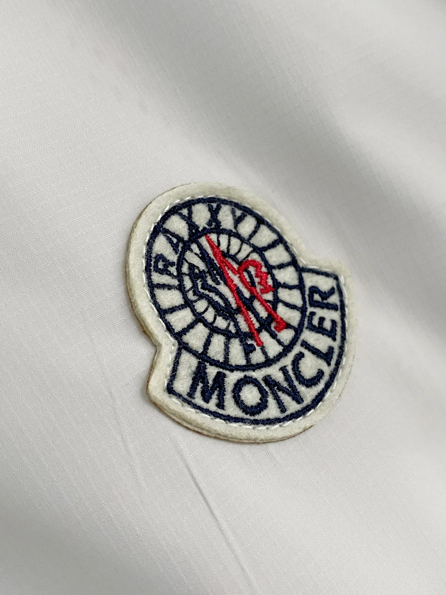 Куртки И Пуховики Мужские Moncler 10610767