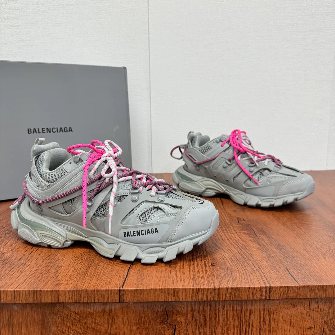 Кроссовки Женские Balenciaga 13216469