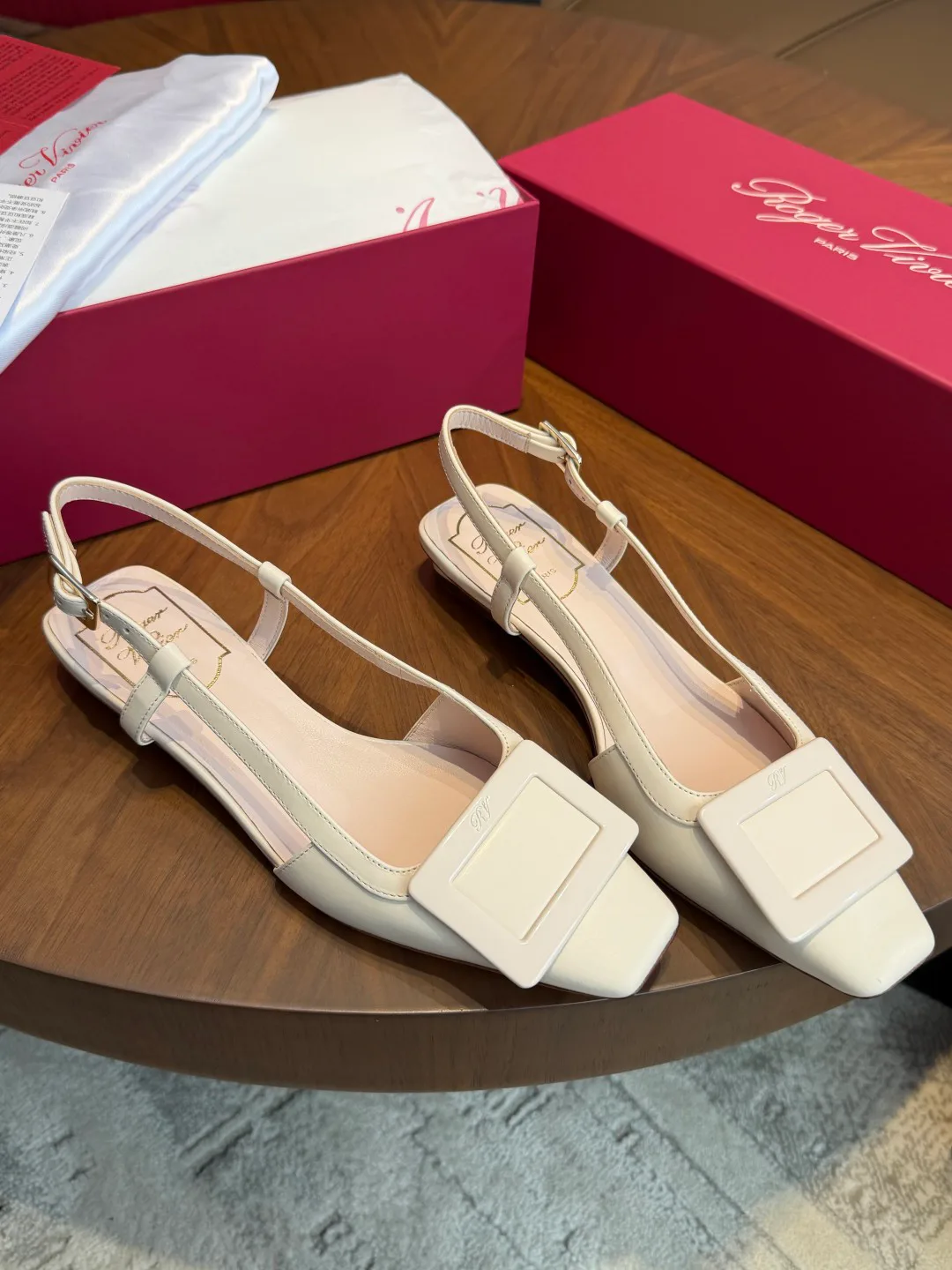 Босоножки Женские Roger Vivier 16848430