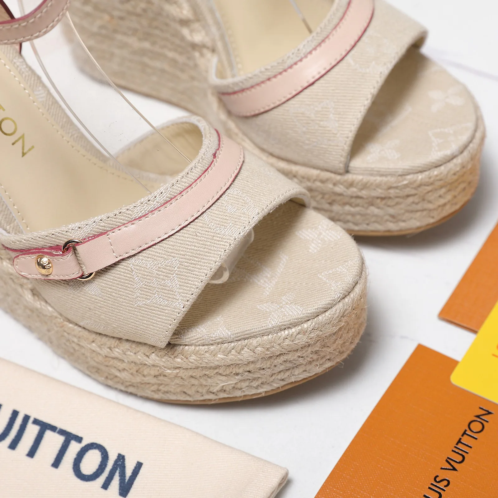 Босоножки Женские Louis Vuitton 13542434