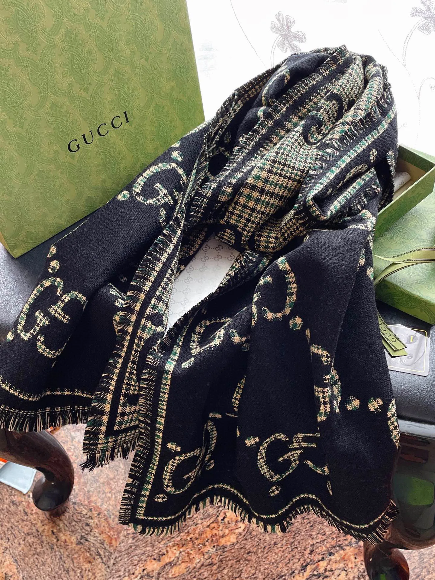 Шарфы Gucci 832131