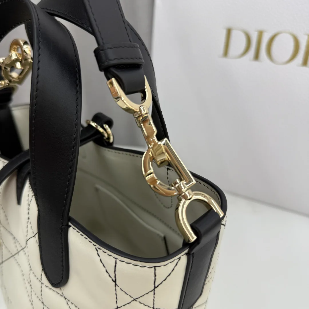 Классические Сумки Женские Christian Dior 11905699