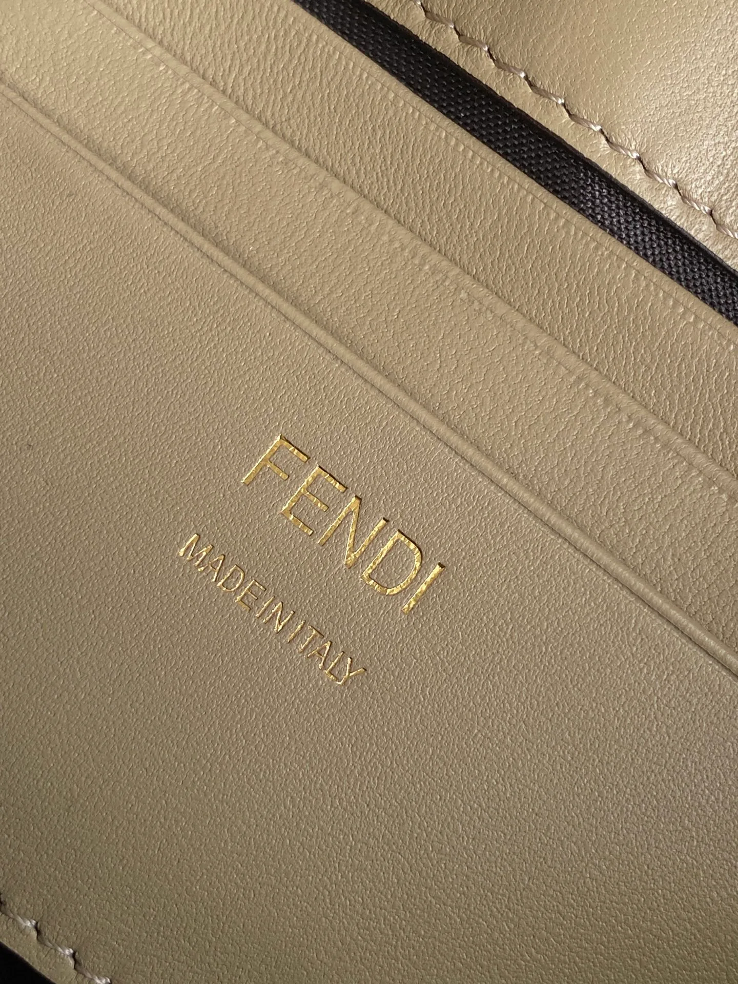 Сумки На Ремне Женские Fendi 13234570