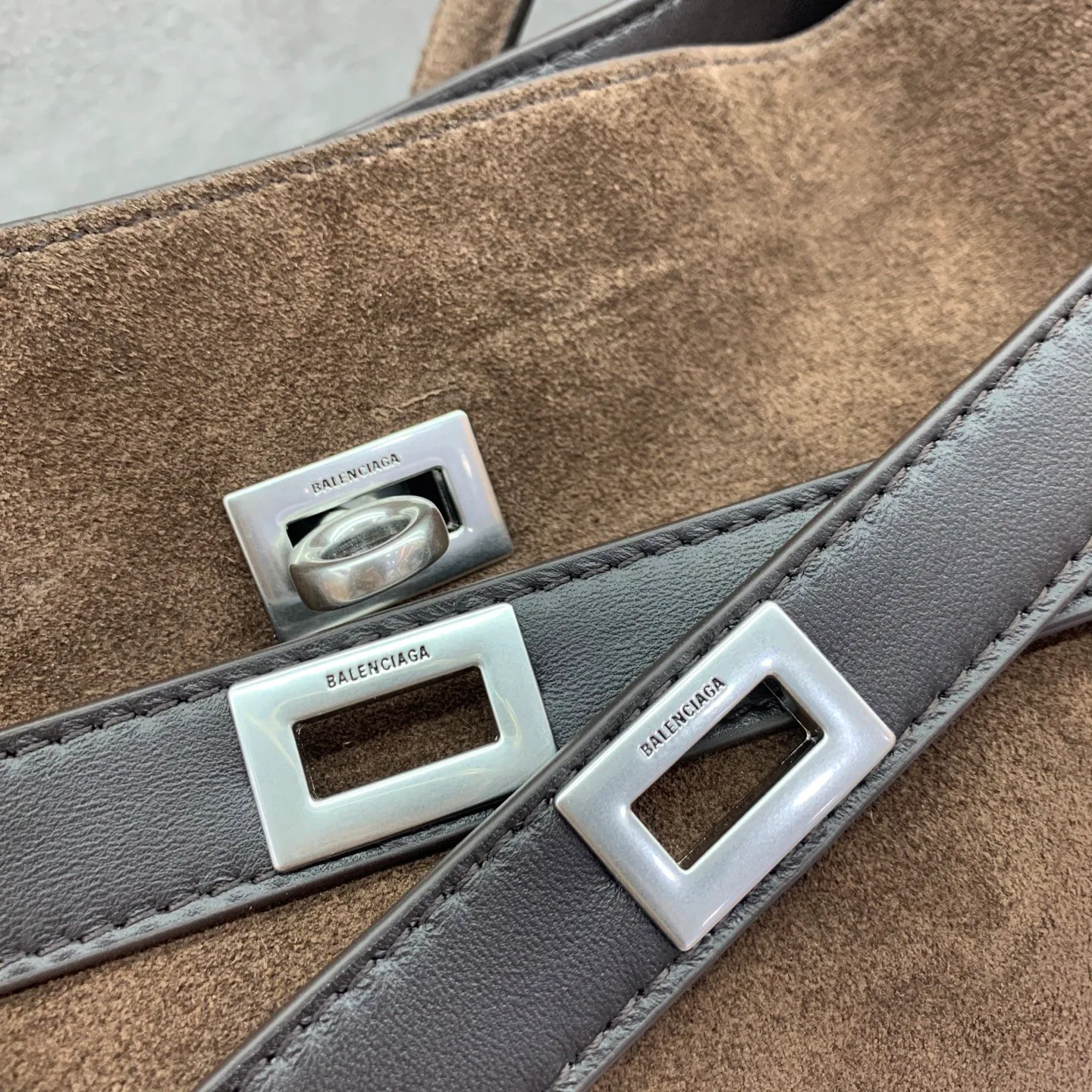 Сумки На Ремне Женские Balenciaga 12952758