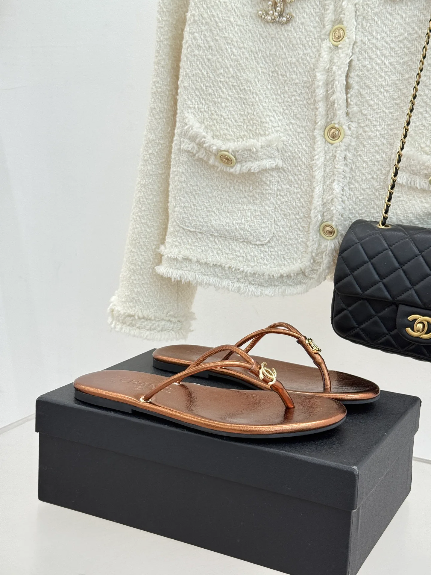 Шлепанцы Женские Chanel 11646709