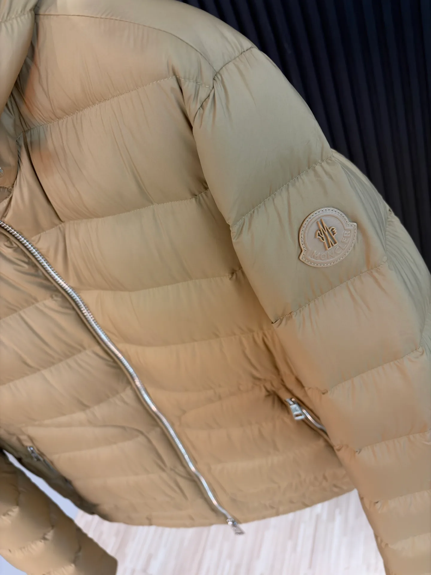 Куртки И Пуховики Женские Moncler 18188489