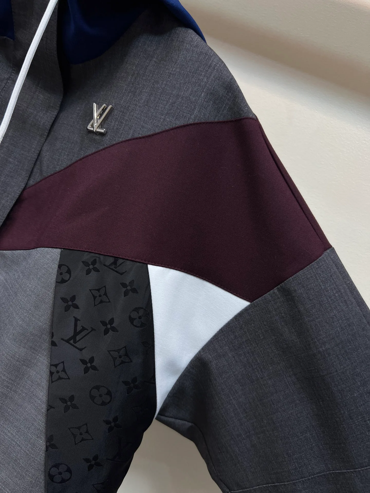 Куртки И Пуховики Женские Louis Vuitton 1886790