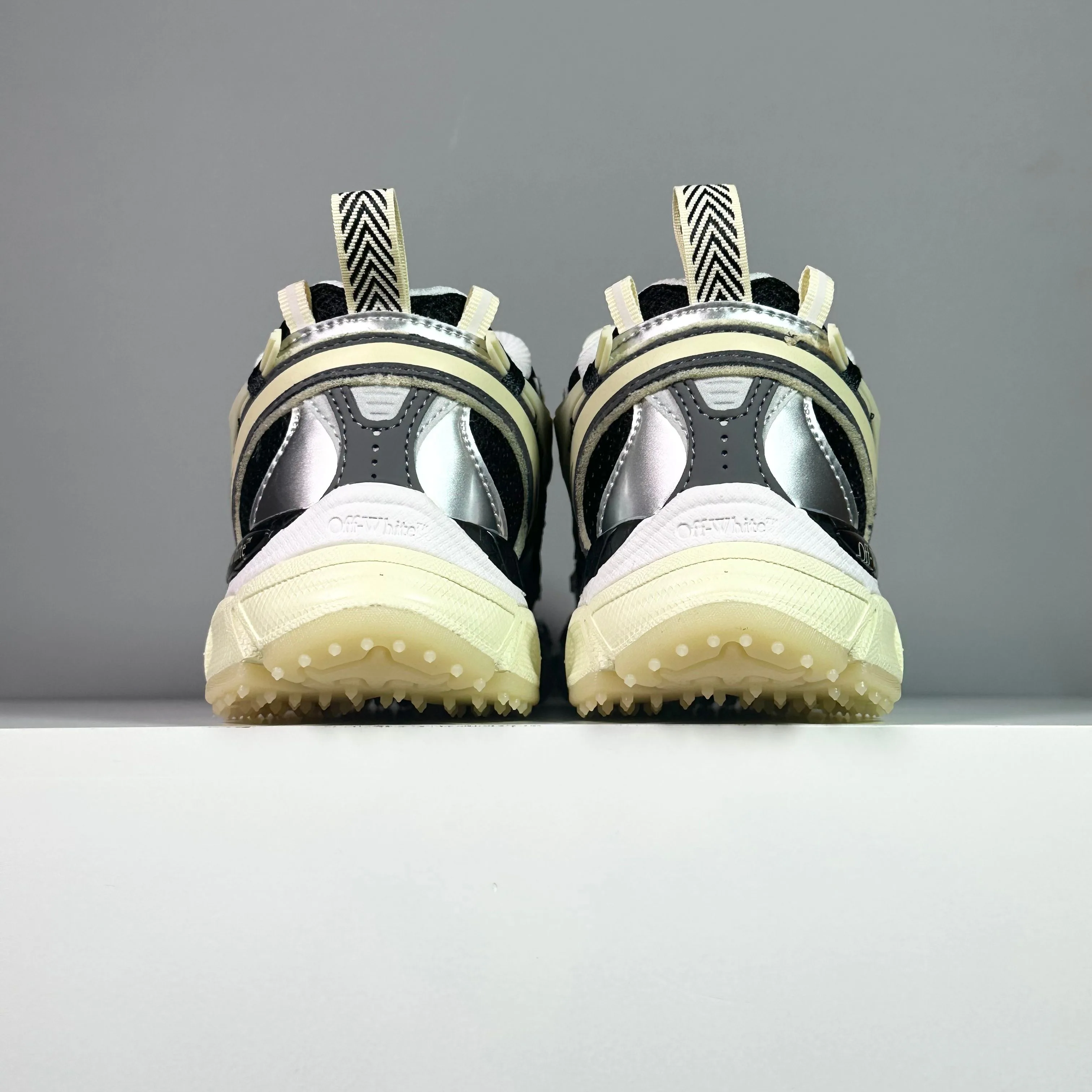 Кроссовки Женские Off-White 11576022