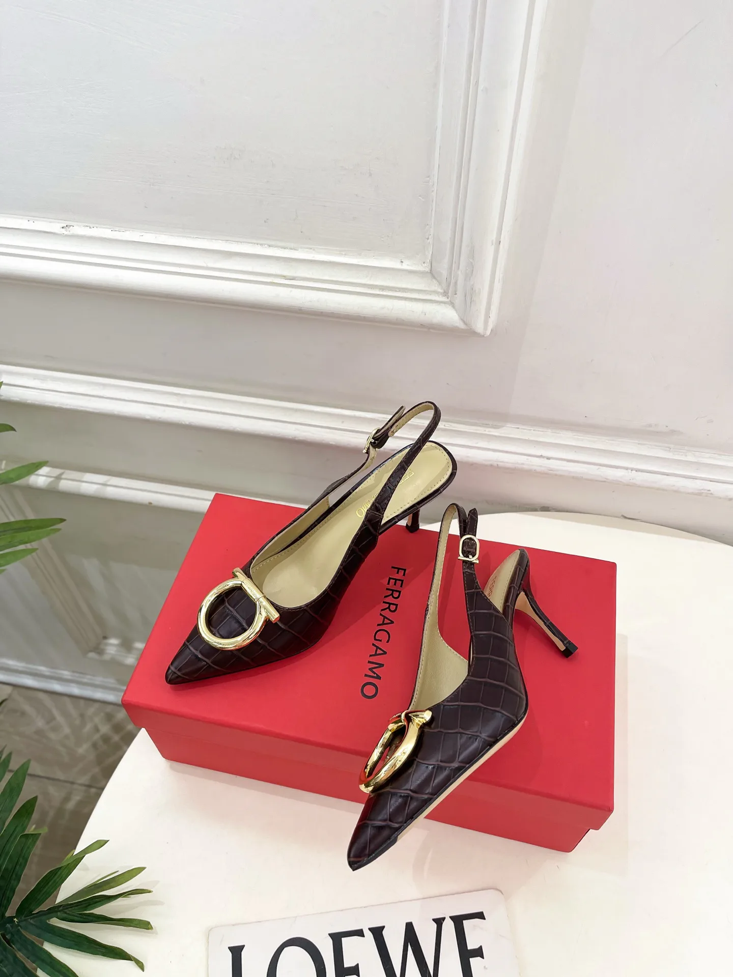 Босоножки Женские Salvatore Ferragamo 11479933