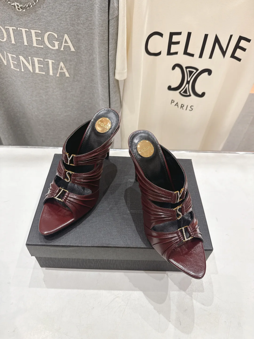 Туфли Женские Saint Laurent 3380427